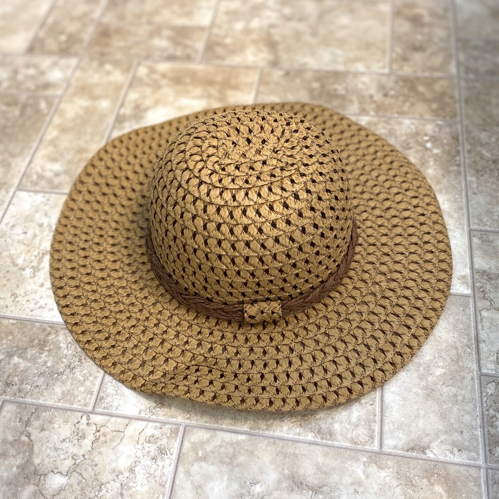 Straw fashion sun hat